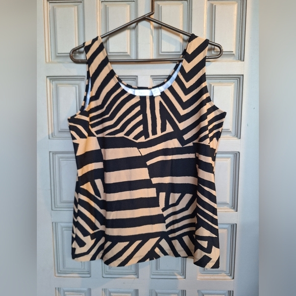 Chico's Tank Top Sz2 Blk/Tan Graphic Print Beautiful Fit Stretchy Knit - Picture 2 of 8